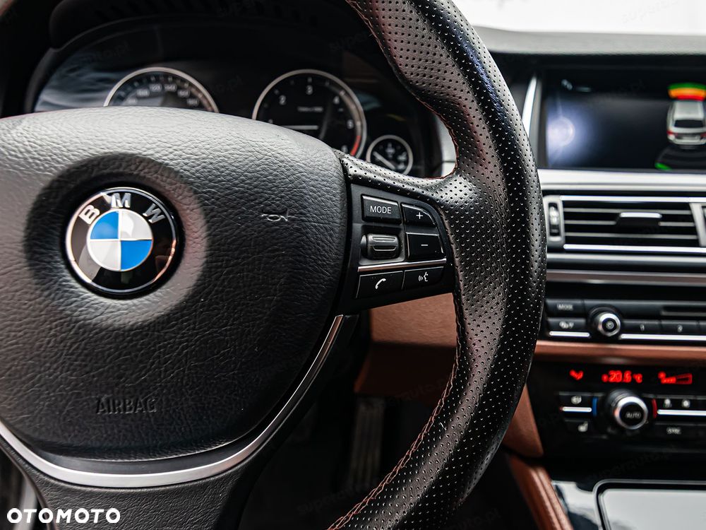 BMW Seria 5 520d xDrive - 17