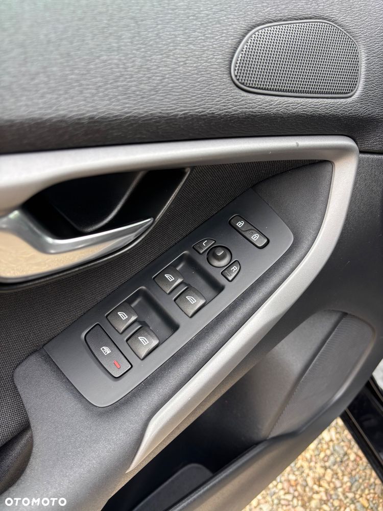 Volvo V40 D2 Momentum - 12