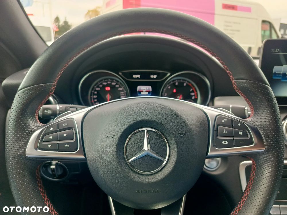 Mercedes-Benz GLA 200 7G-DCT AMG Line - 17