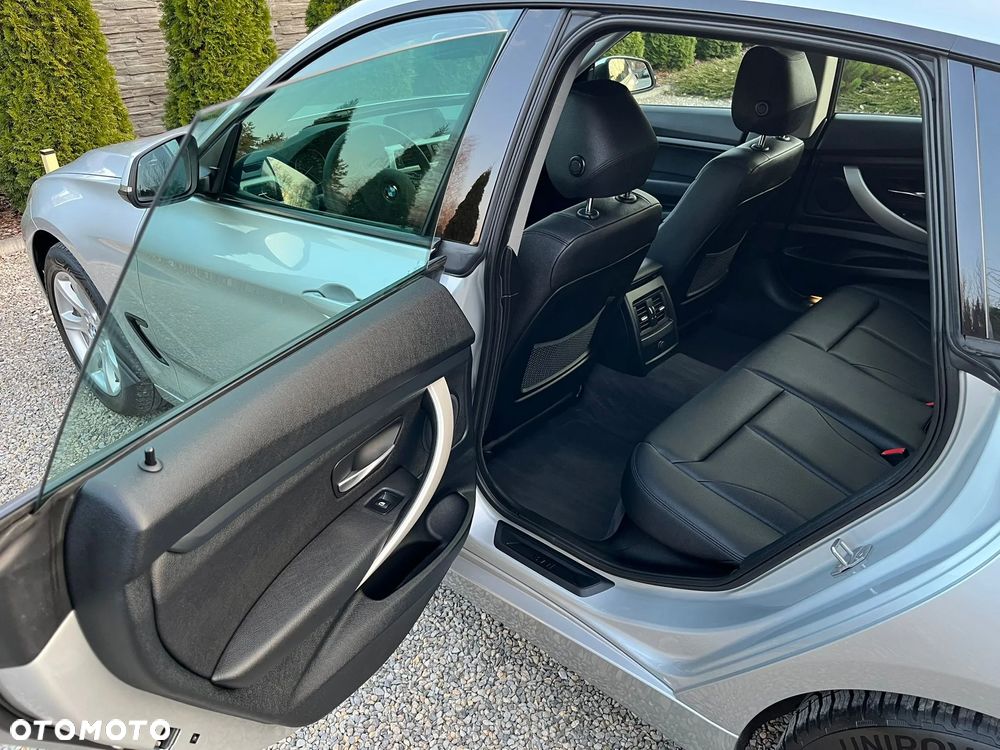 BMW 3GT 318d Modern Line - 26