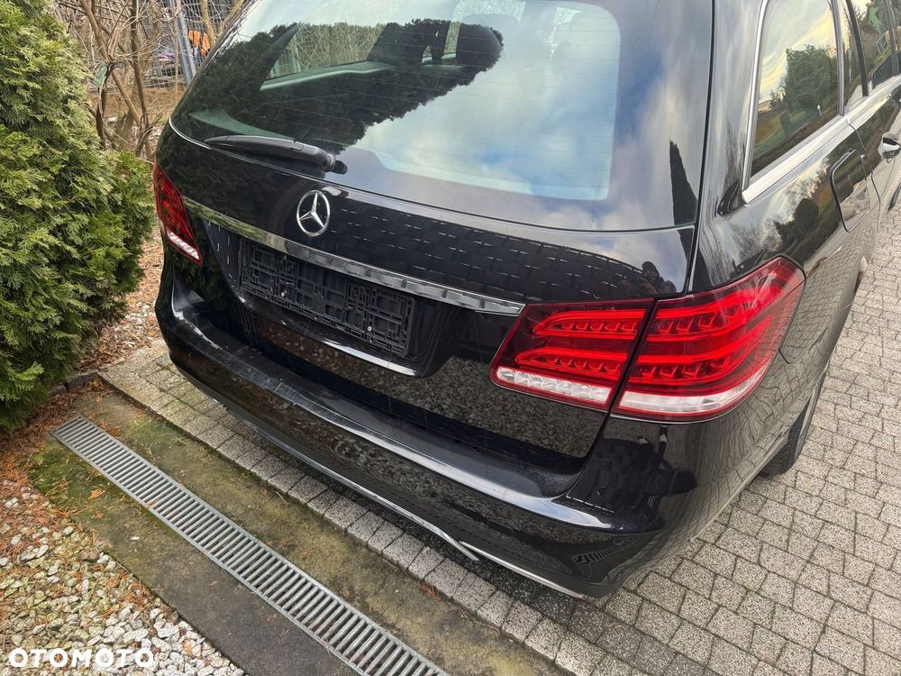 Mercedes E Klasa W212 2,2 CDI LIFT tył kompletny 197 - 1