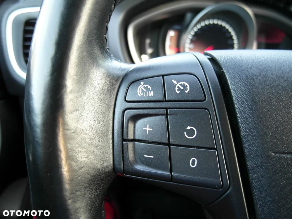 Volvo V40 D2 Kinetic - 29
