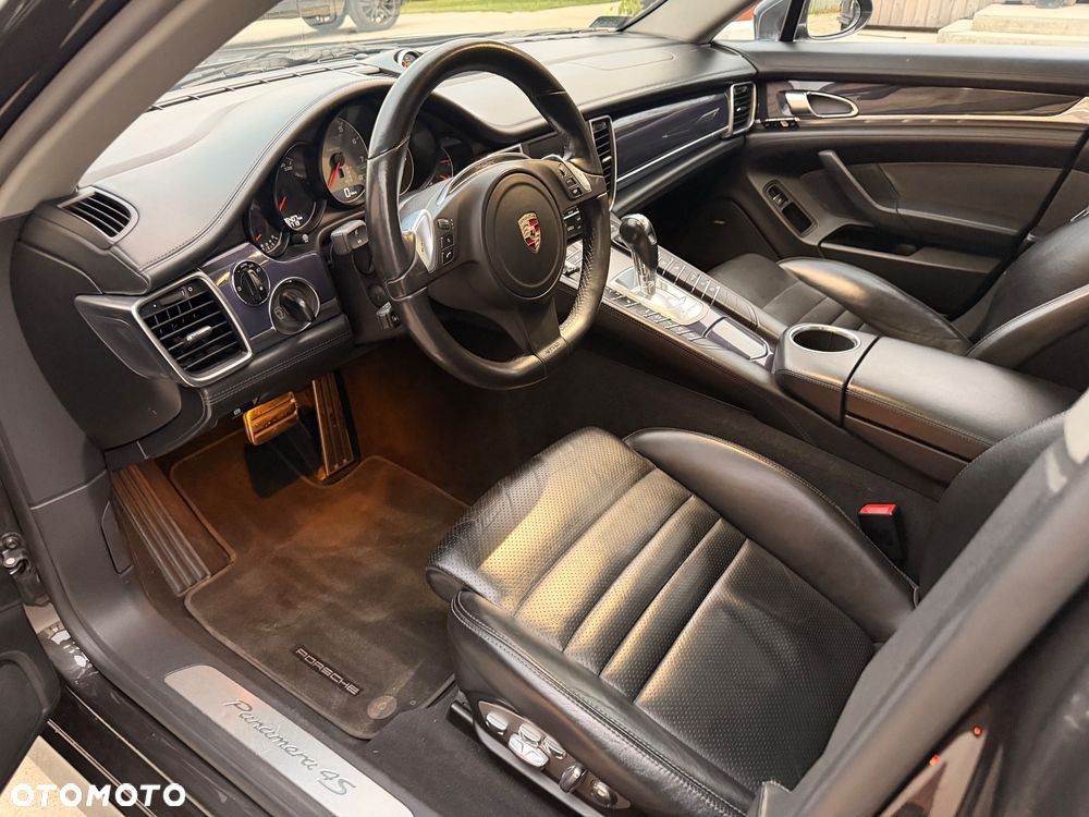 Porsche Panamera 4S - 7