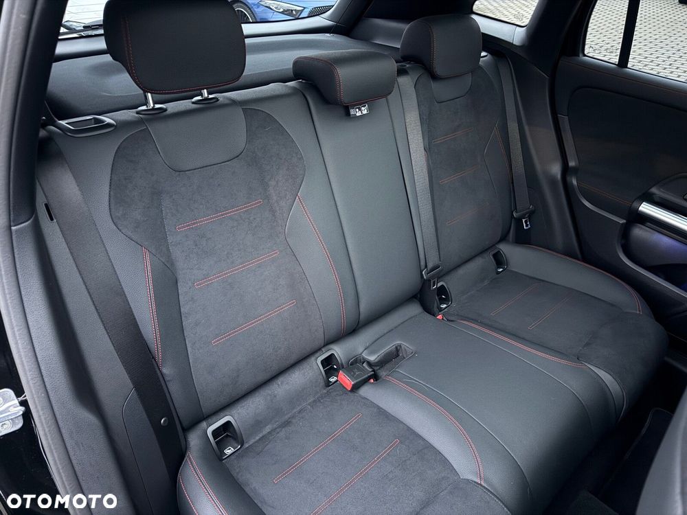 Mercedes-Benz GLA 200 d AMG Line - 30