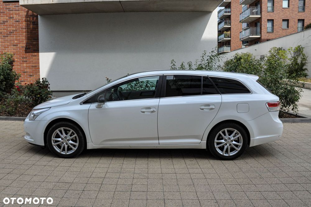 Toyota Avensis - 2