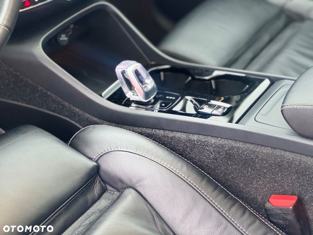 Volvo XC 40 B5 AWD Ultimate Bright - 19