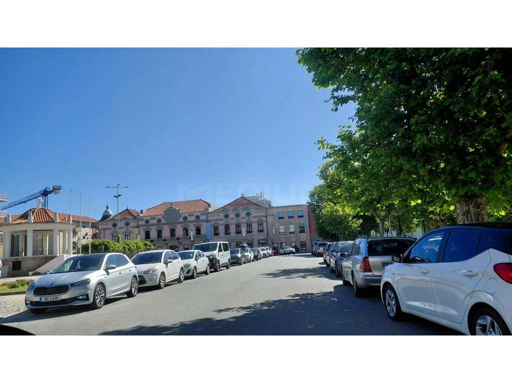Moradia T8 localizada no centro de Vila do Conde - Grande imagem: 3/10