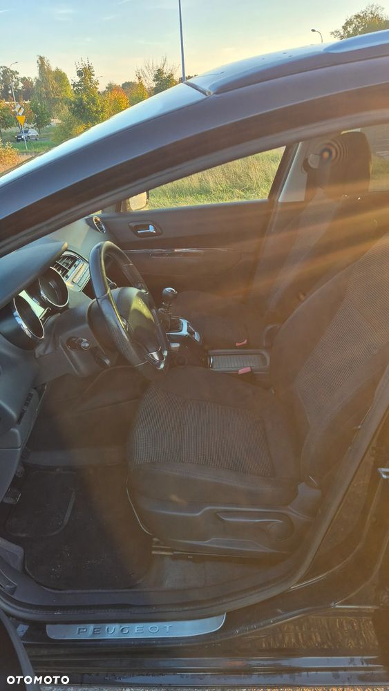 Peugeot 5008 2.0 HDi Allure 7os - 8
