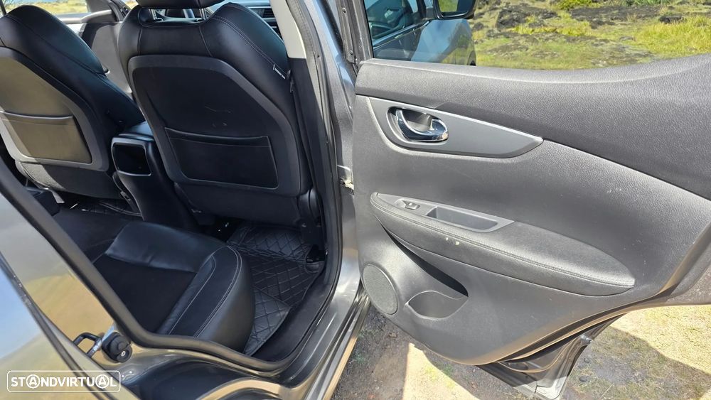 Nissan Qashqai 1.6 dCi Xtronic TEKNA - 36
