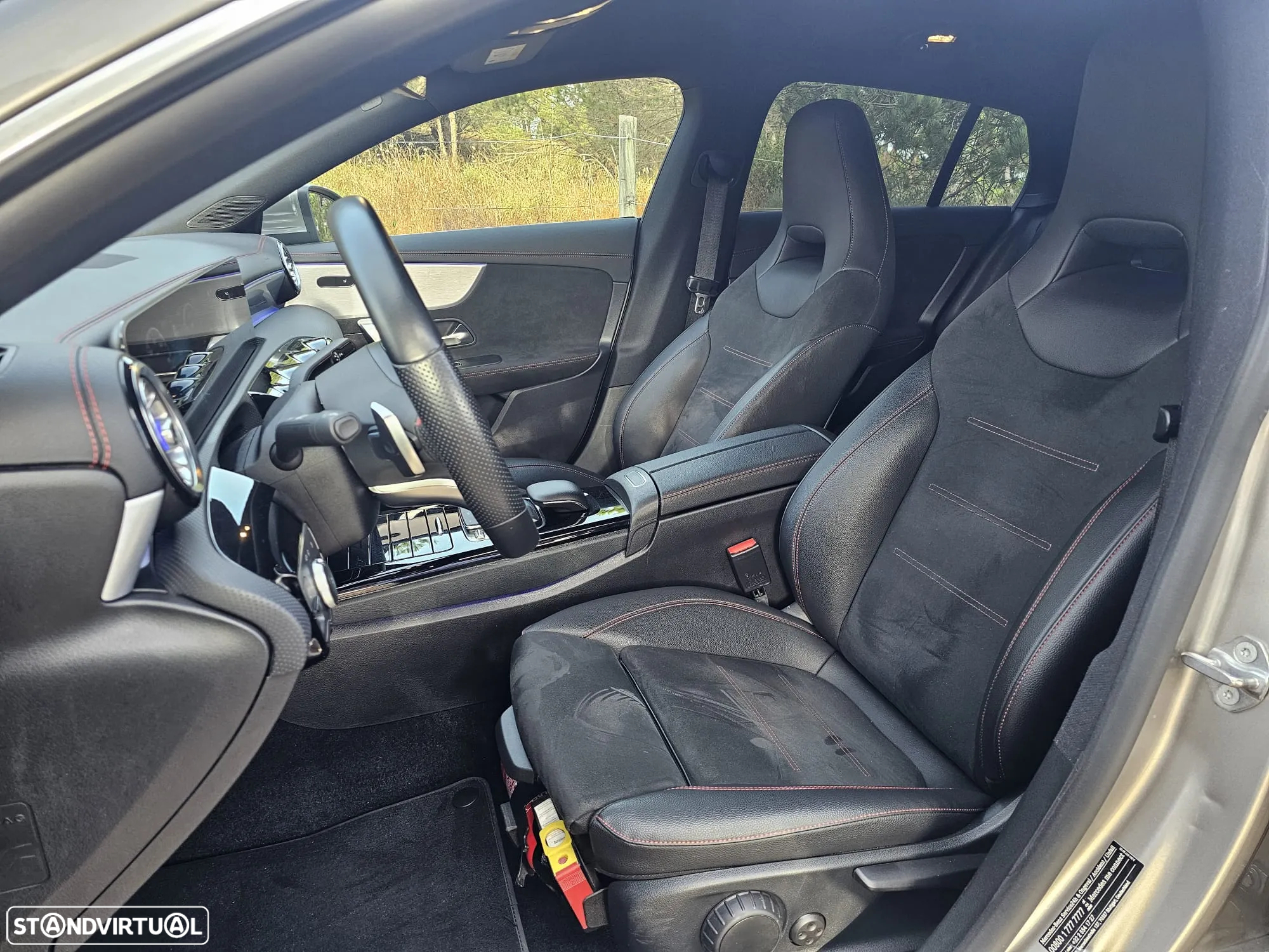 Mercedes-Benz CLA 180 d Shooting Brake 7G-DCT AMG Line - 11