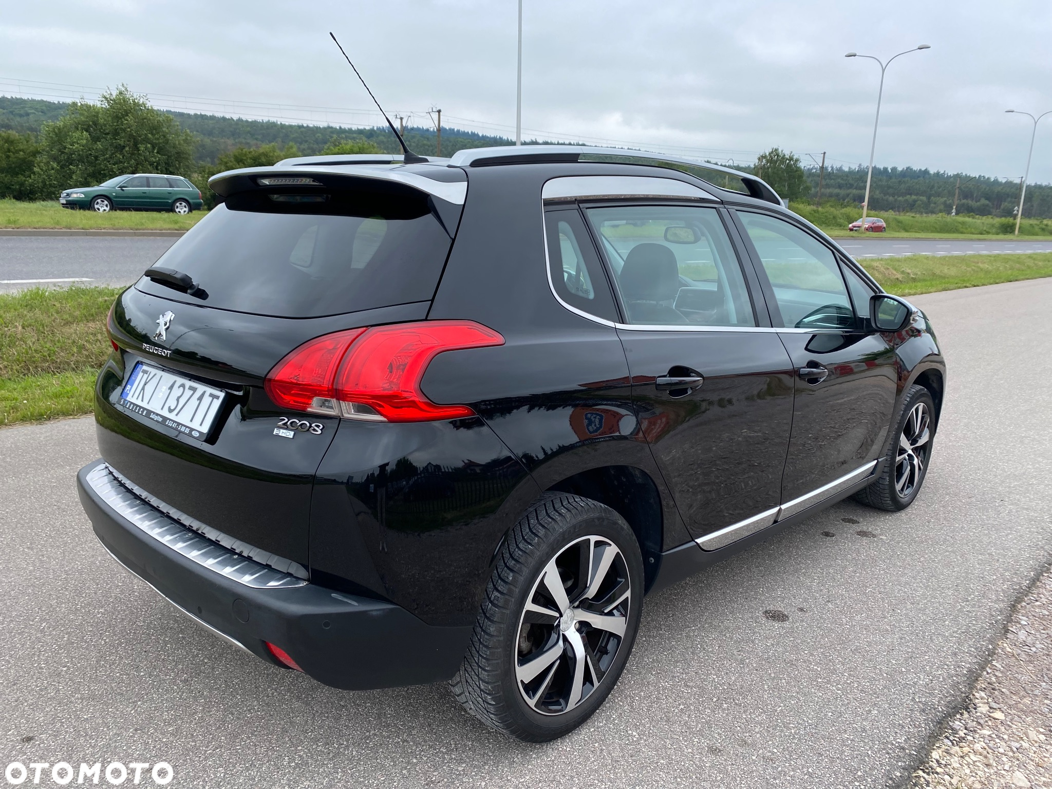 Peugeot 2008 1.6 e-HDi Allure S&S - 14