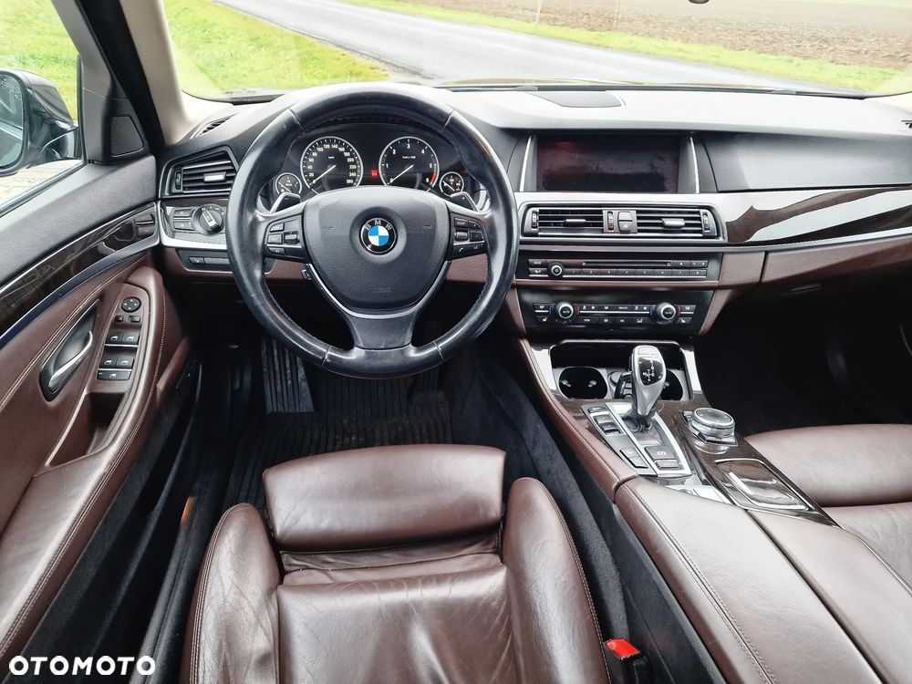 BMW Seria 5 530d xDrive Sport-Aut Luxury Line - 22