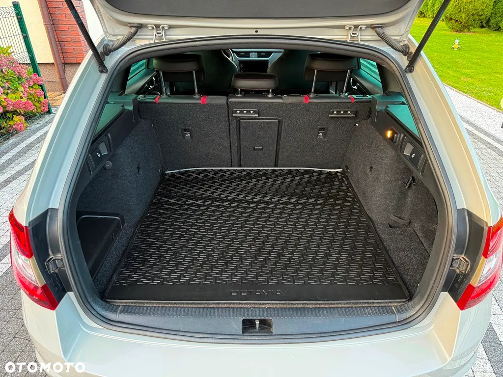 Skoda Octavia Combi 2.0 TSI DSG RS First Edition - 14