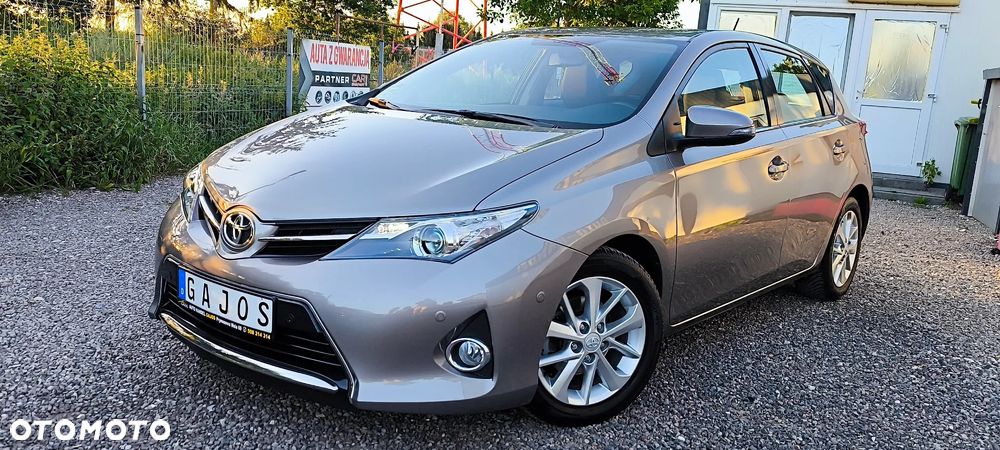 Toyota Auris 1.33 VVT-i Premium Comfort - 28