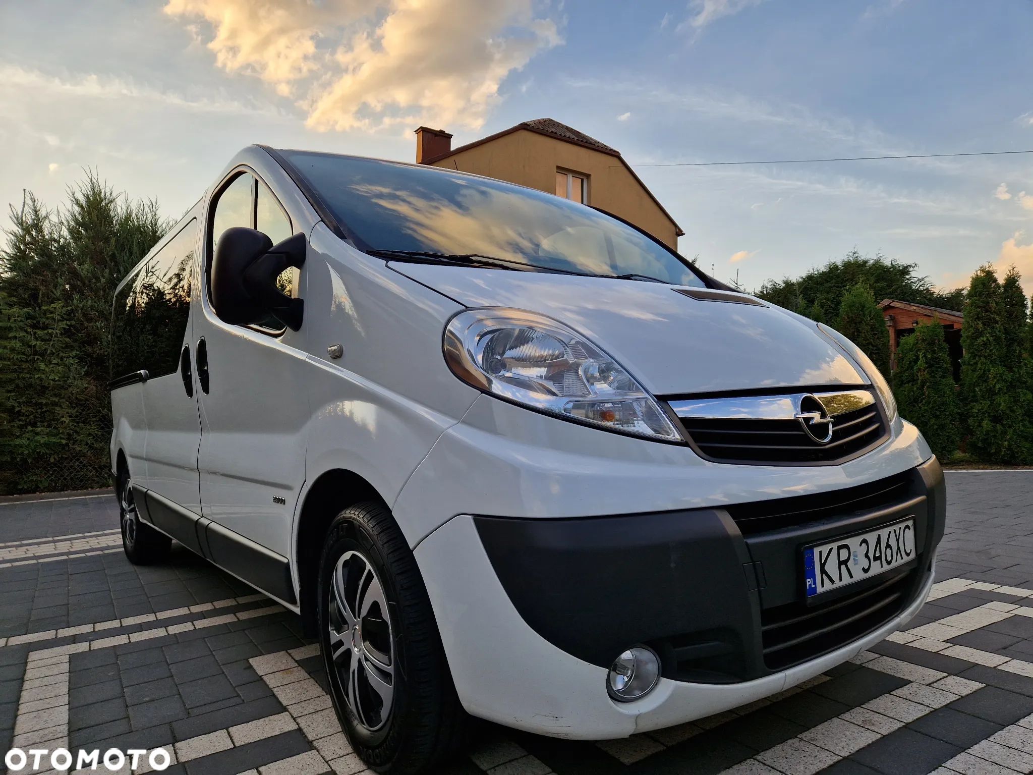 Opel Vivaro - 1
