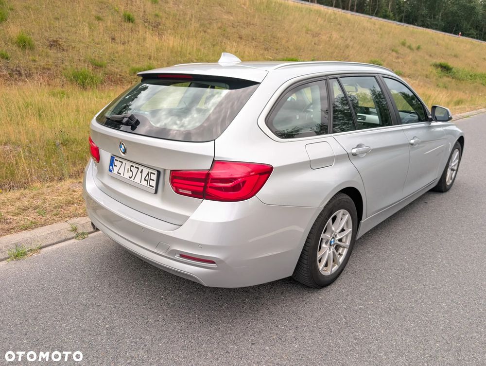 BMW Seria 3 318d xDrive Advantage - 15