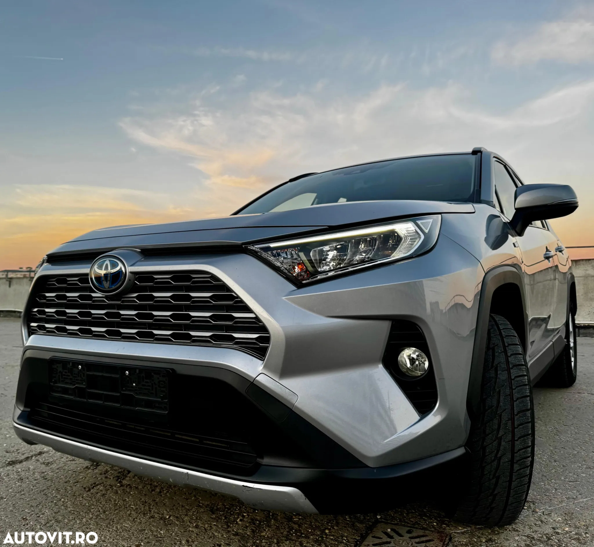 Toyota RAV4 2.5 Hybrid VVT-iE 4x2 Dynamic - 3