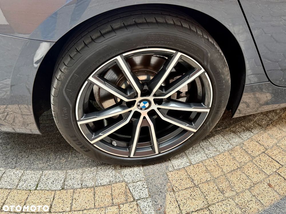 BMW Seria 3 330e Luxury Line sport - 27