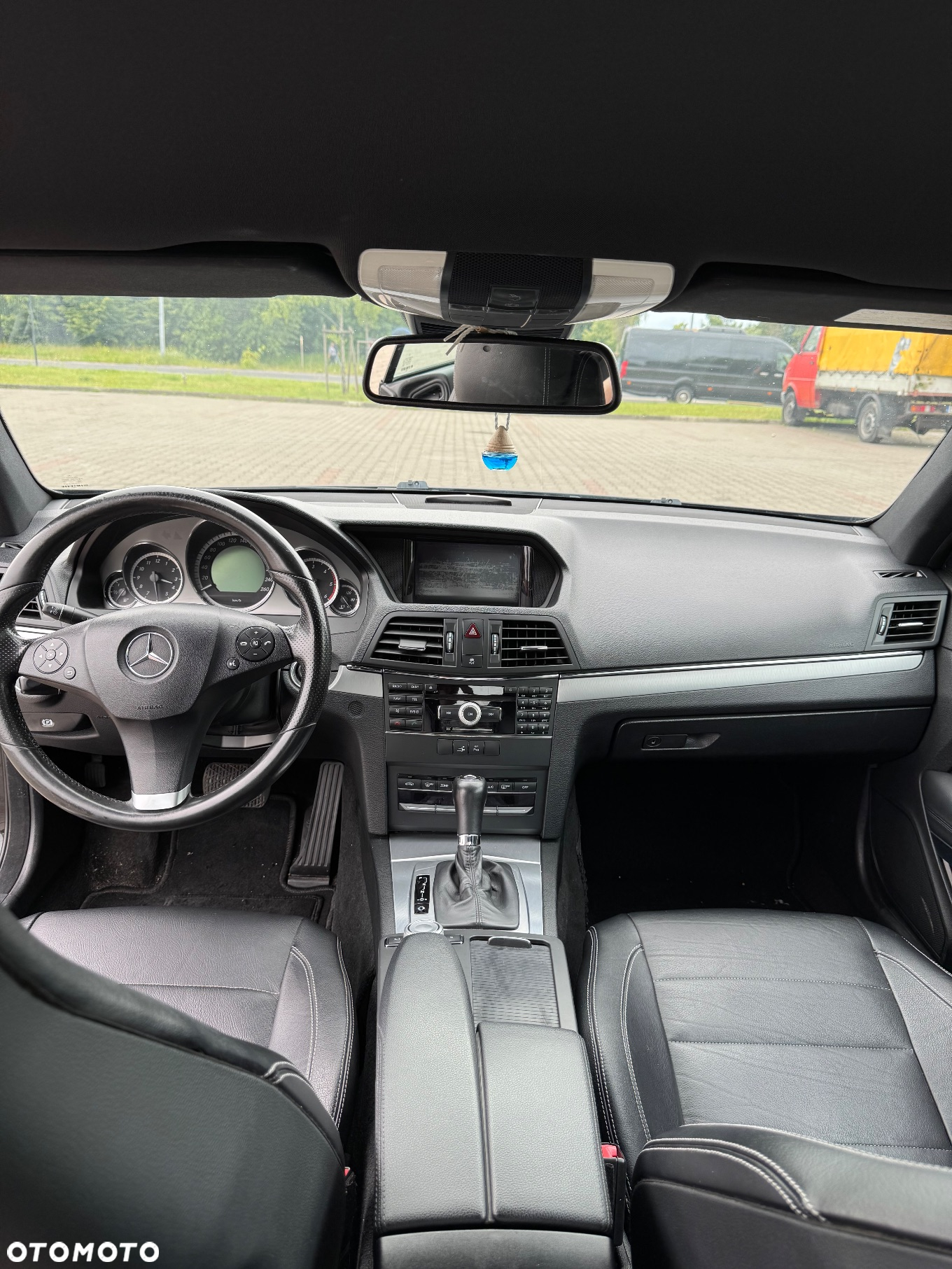 Mercedes-Benz Klasa E 350 CDI BlueEff - 19