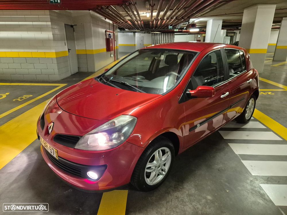 Renault Clio 1.2 16V Dynamique - 1