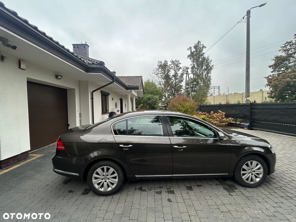 Volkswagen Passat - 6