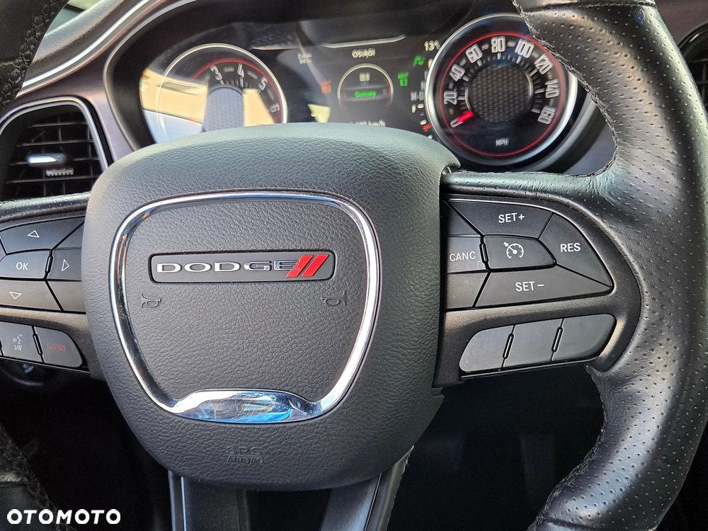 Dodge Challenger Automatik SXT Plus - 25