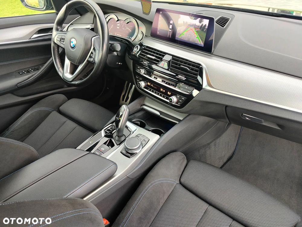 BMW Seria 5 520d xDrive M Sport sport - 28