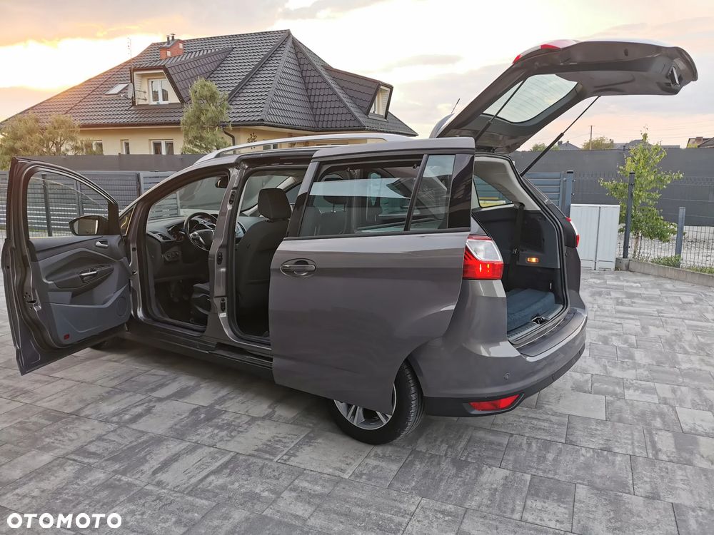 Ford Grand C-MAX - 12