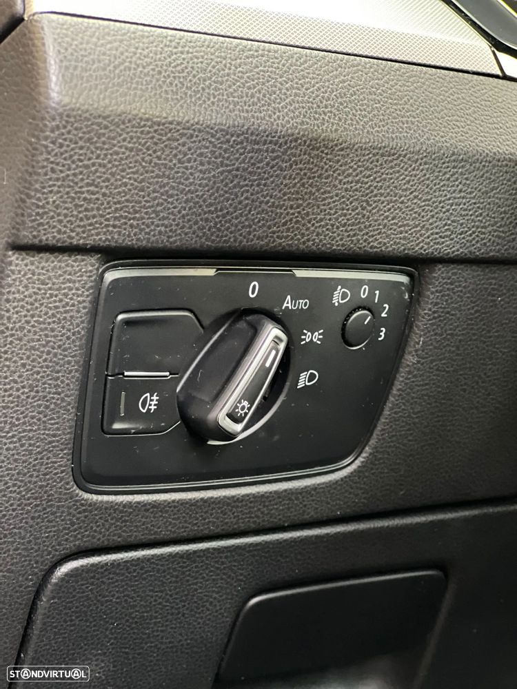VW Passat Variant 1.6 TDI Highline - 16