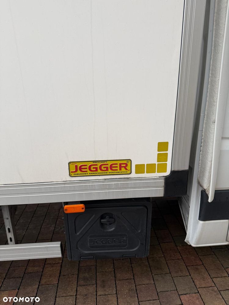 Mercedes-Benz SPRINTER - 10