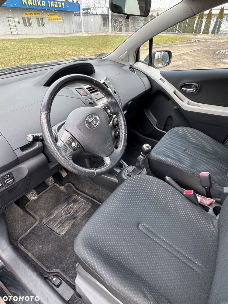 Toyota Yaris - 8