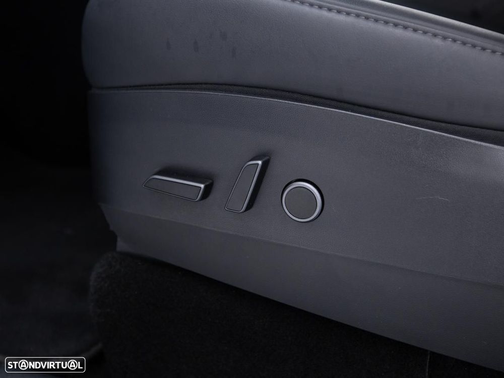 Tesla Model Y RWD - 16