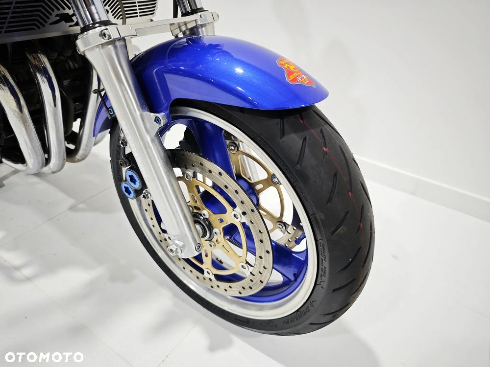 Yamaha XJR - 11