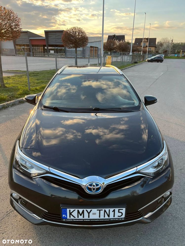Toyota Auris Hybrid 135 Selection - 2