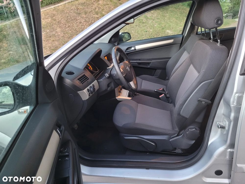 Opel Astra 1.6 Innovation - 16