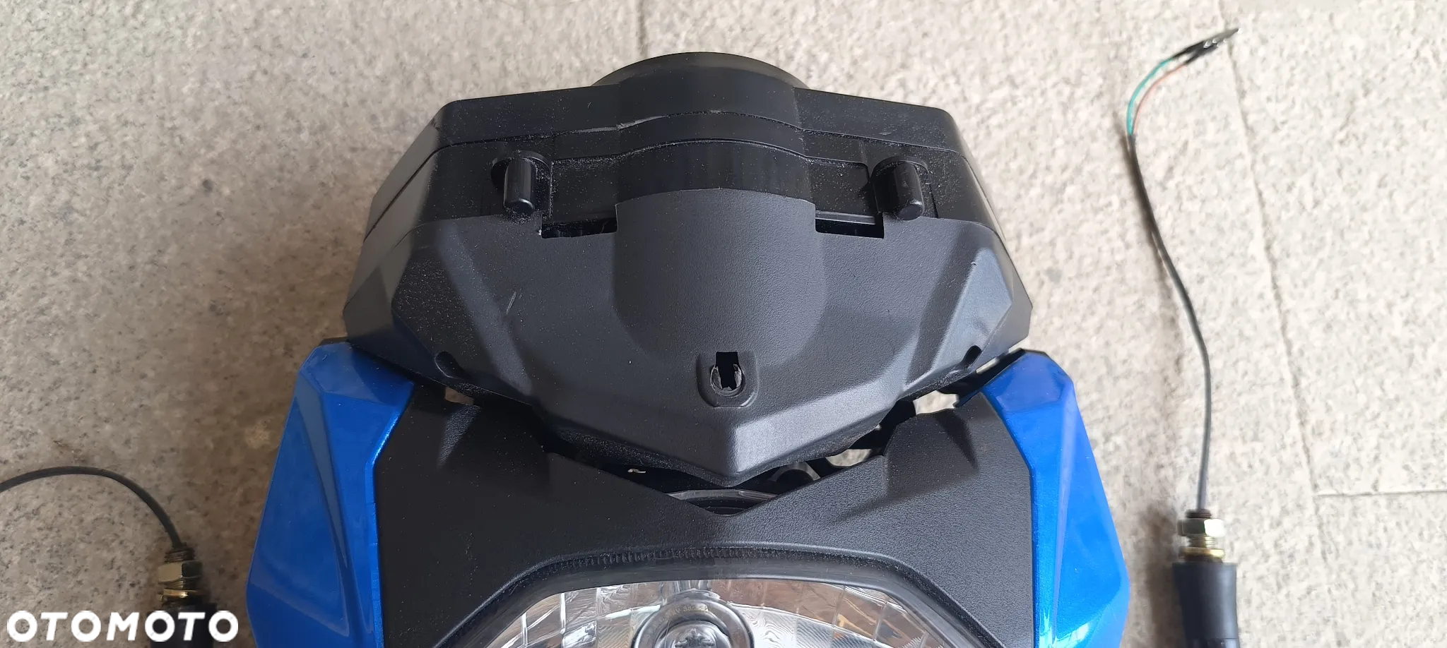 KEEWAY RKS 2020 LAMPA REFLEKTOR  LICZNIK CZASZA KIERUNKOWSKAZ - 3