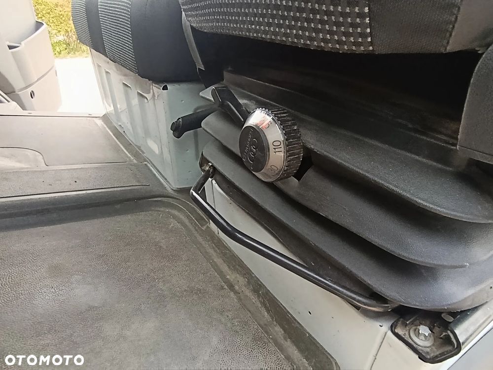 Mercedes-Benz Sprinter - 20