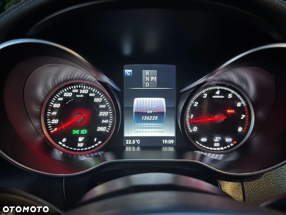 Mercedes-Benz Klasa C 300 Coupe 7G-TRONIC AMG Line - 16