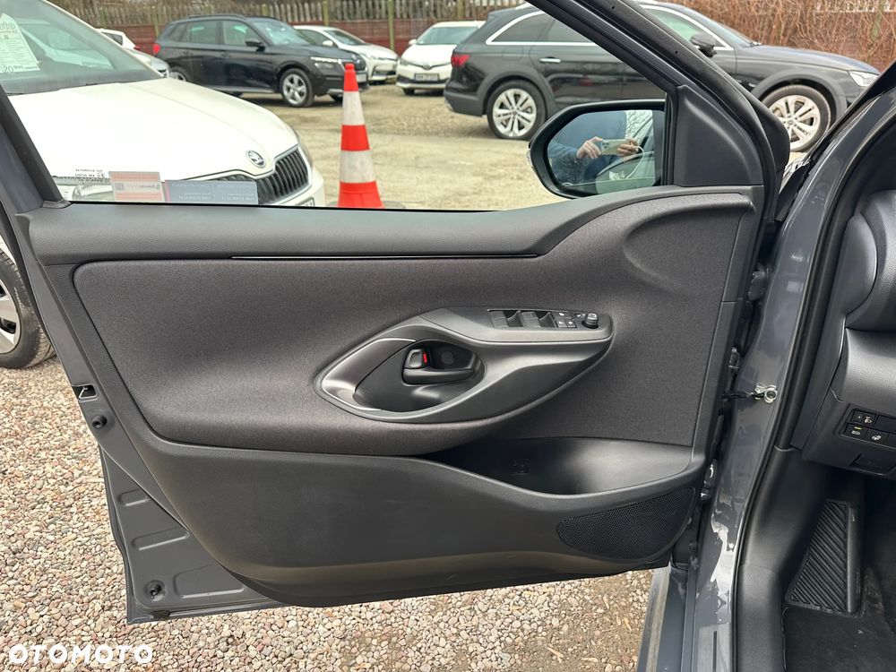 Toyota Yaris Hybrid 1.5 GR Sport - 11