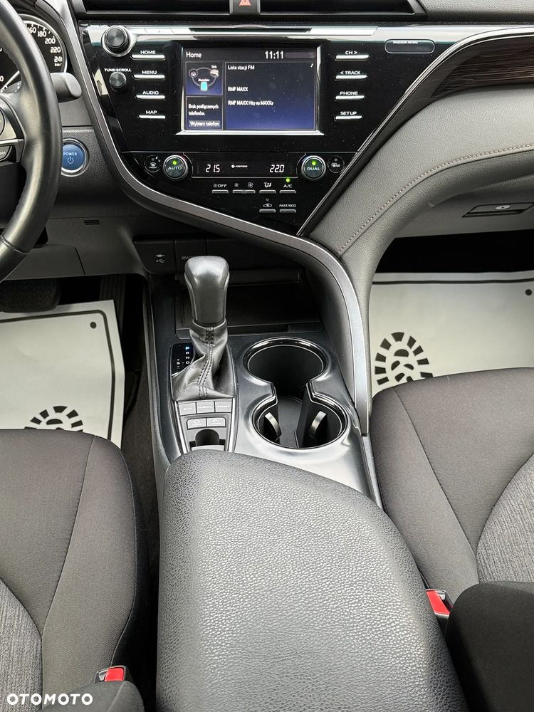 Toyota Camry 2.5 Hybrid Comfort CVT - 4