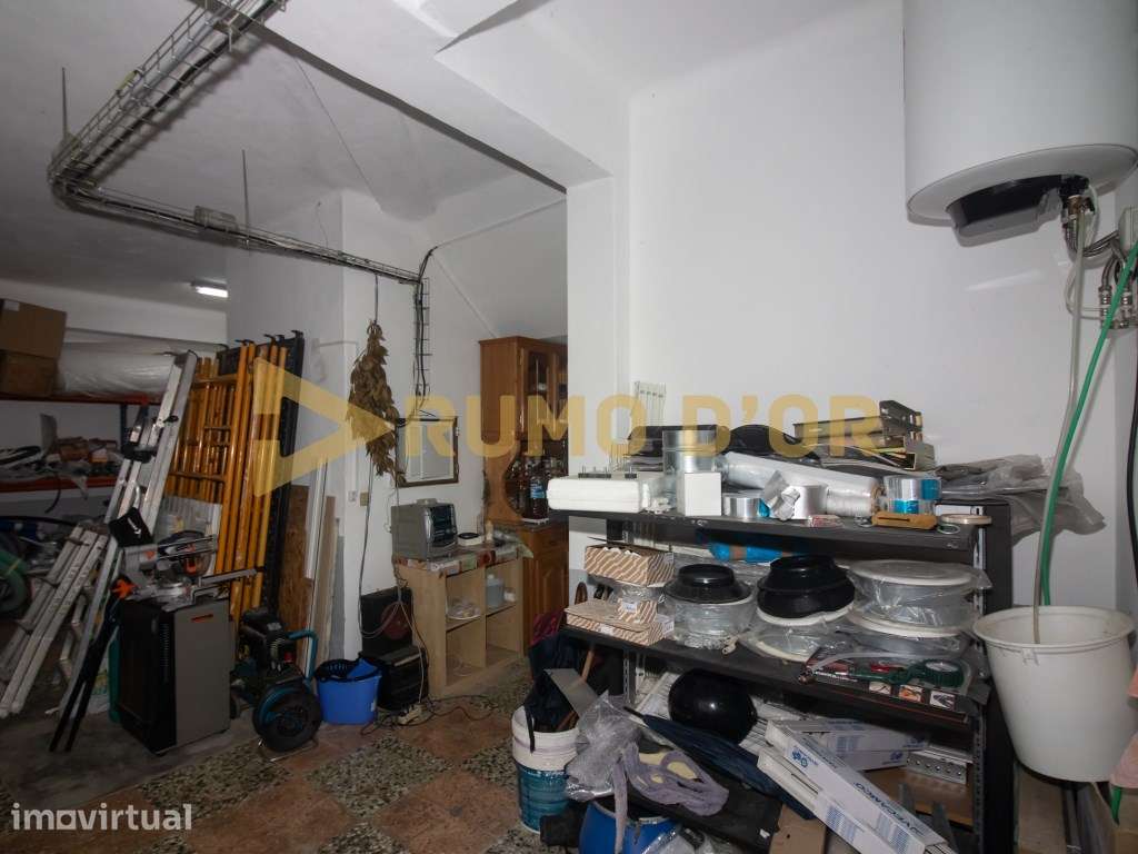 Armazém 198m² no Centro do Carregado - Com Escritório, Cozinha e Ca... - Grande imagem: 4/14