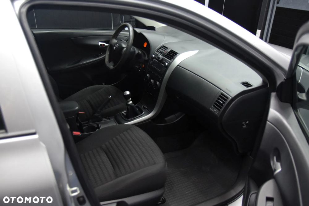 Toyota Corolla - 9
