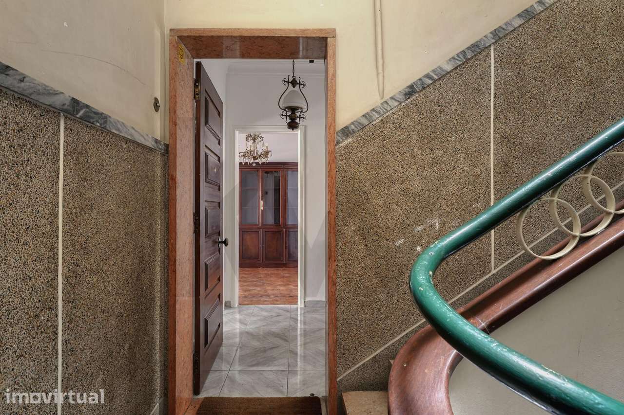 Apartamento T2 com terraço na Estrada de Benfica - Grande imagem: 5/27