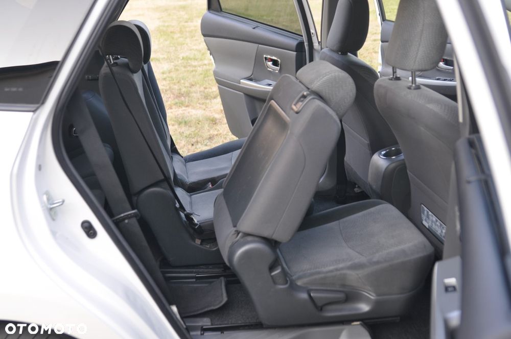 Toyota Prius+ - 13