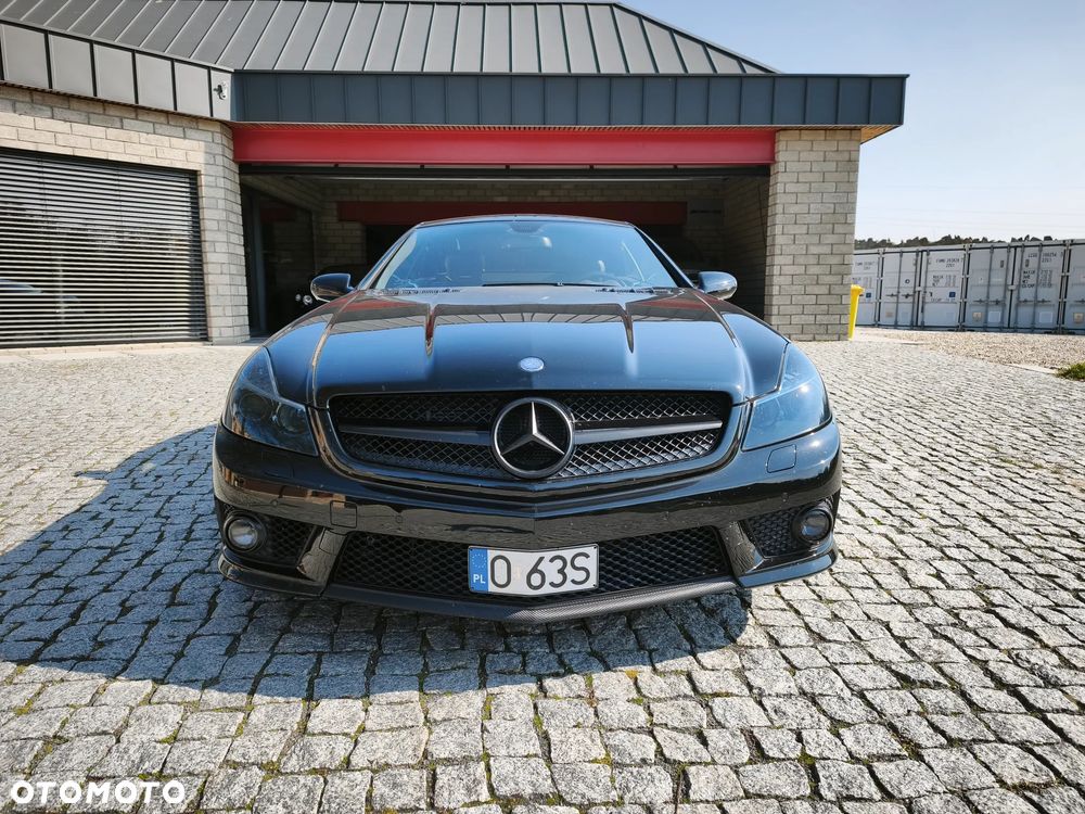 Mercedes-Benz SL 63 AMG SPEEDSHIFT MCT - 2