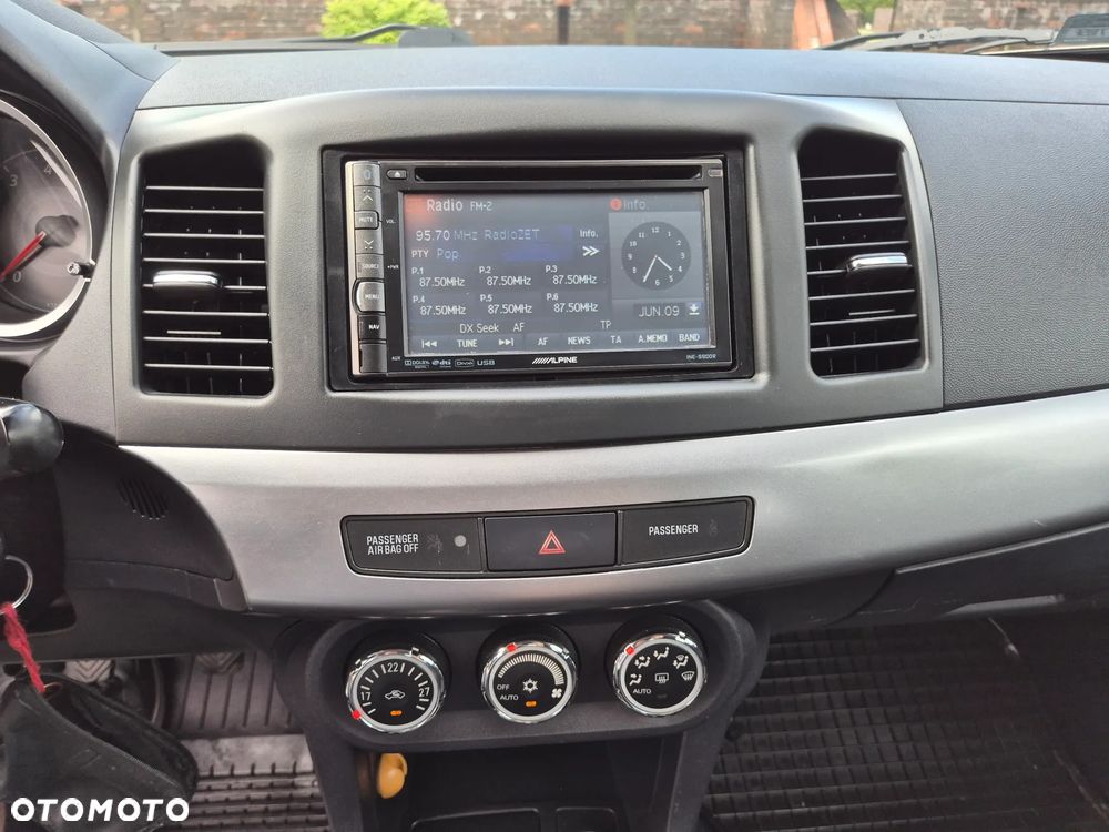 Mitsubishi Lancer 1.5 Invite - 15