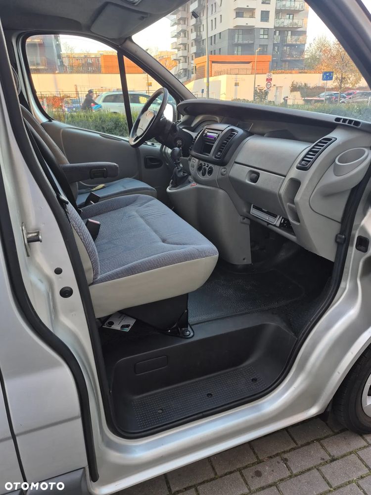 Renault Traffic - 13