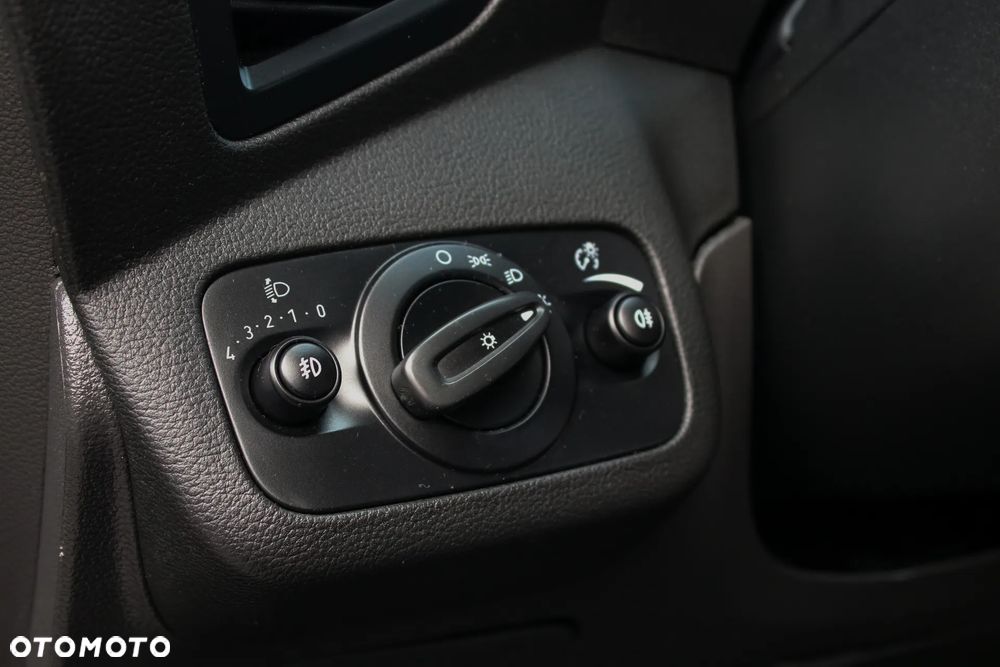 Ford Kuga 2.0 TDCi FWD Titanium - 28