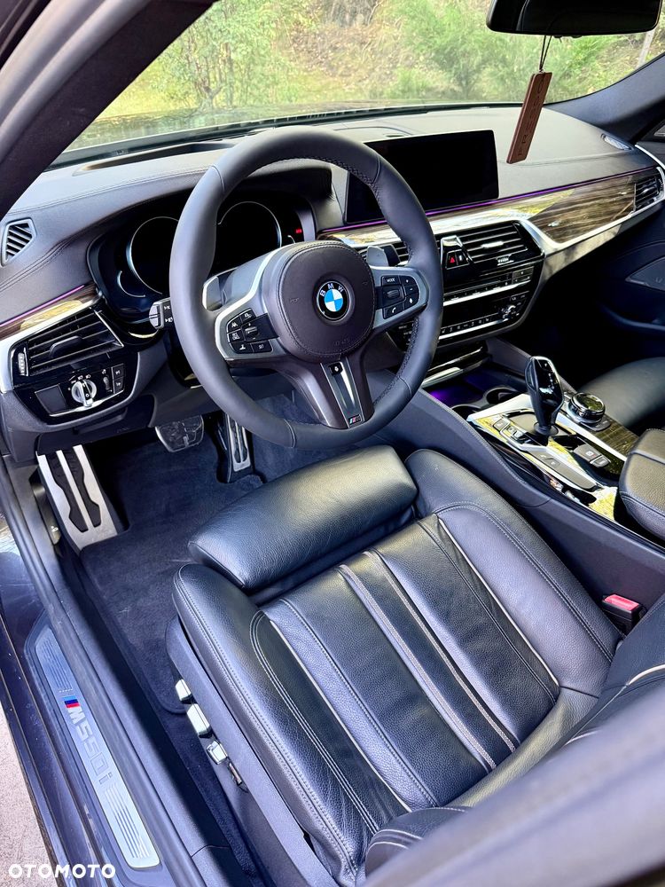 BMW Seria 5 M550i xDrive - 19