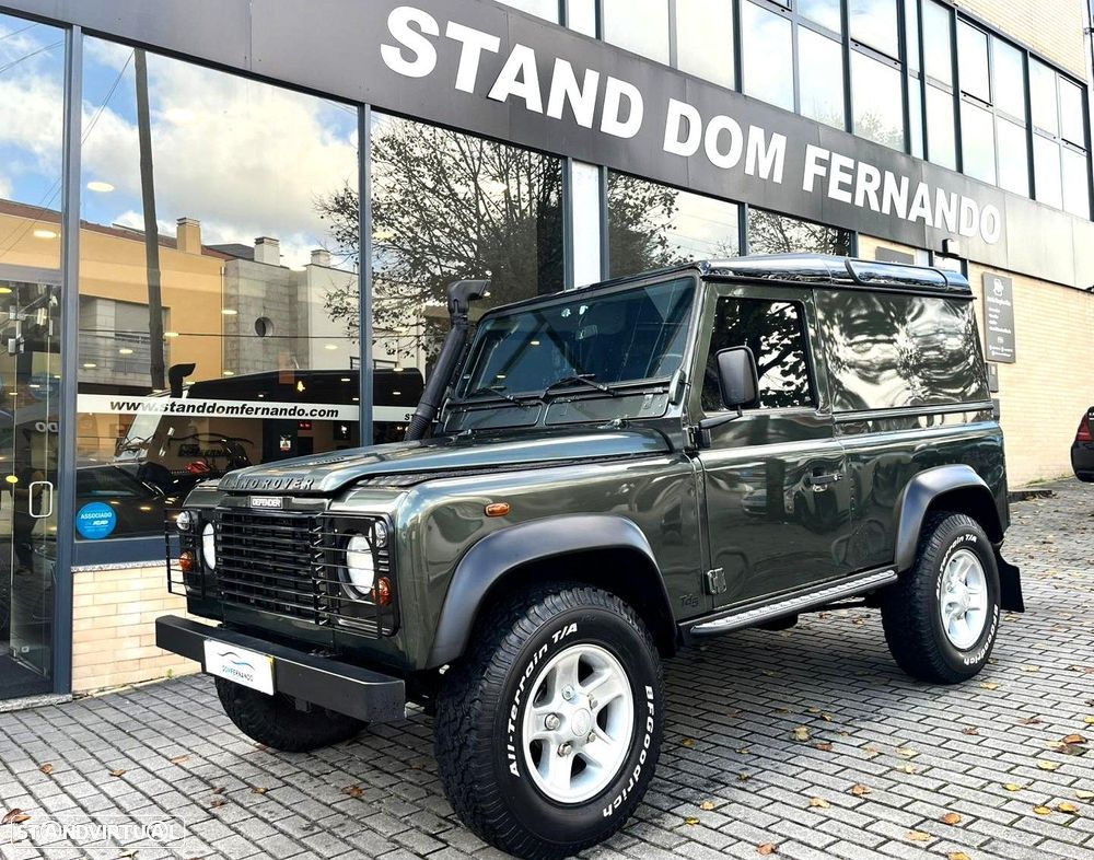Land Rover Defender - 38